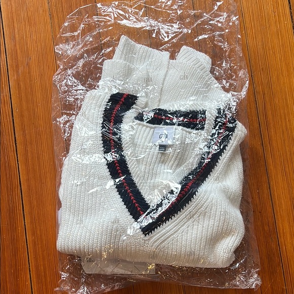 NWT Cabi Sweater - Picture 2 of 5